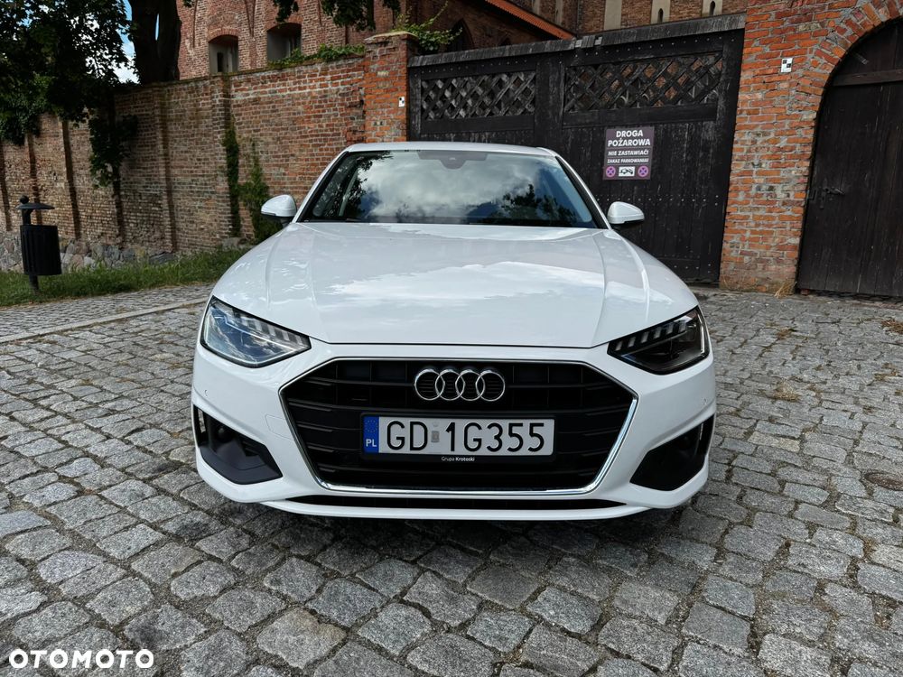 Audi A4 Limousine - 1