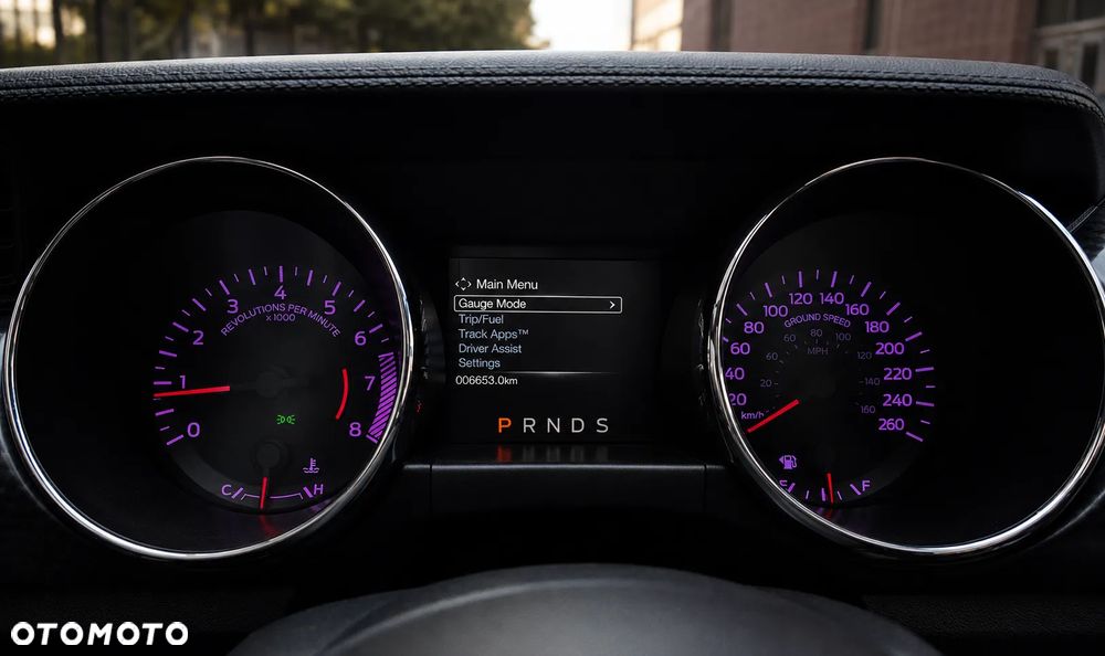 Ford Mustang 5.0 V8 GT - 12