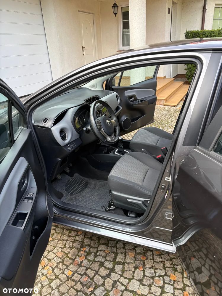 Toyota Yaris 1.0 Life EU6 - 12