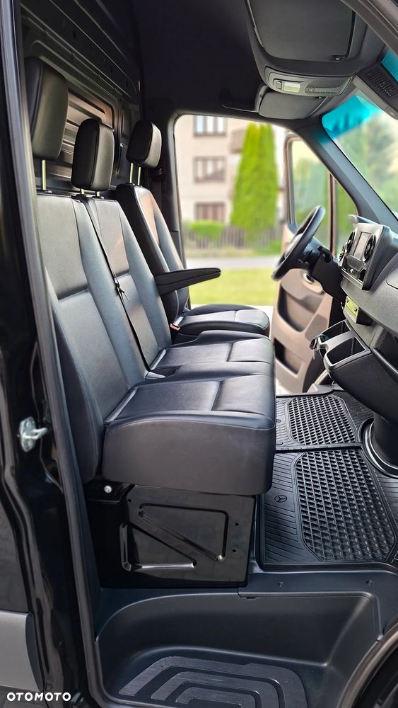 Mercedes-Benz Sprinter - 28