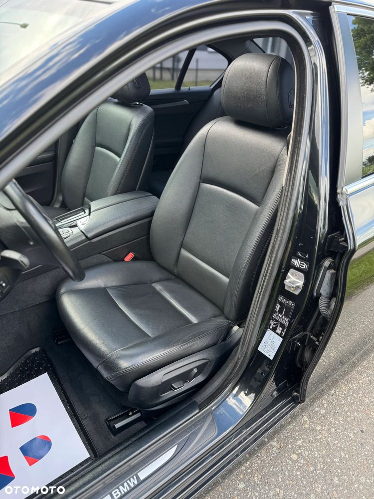 BMW Seria 5 520d Luxury Line - 31