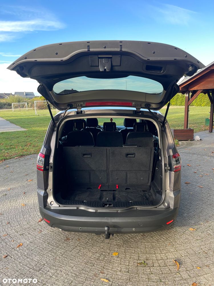 Ford S-Max - 17