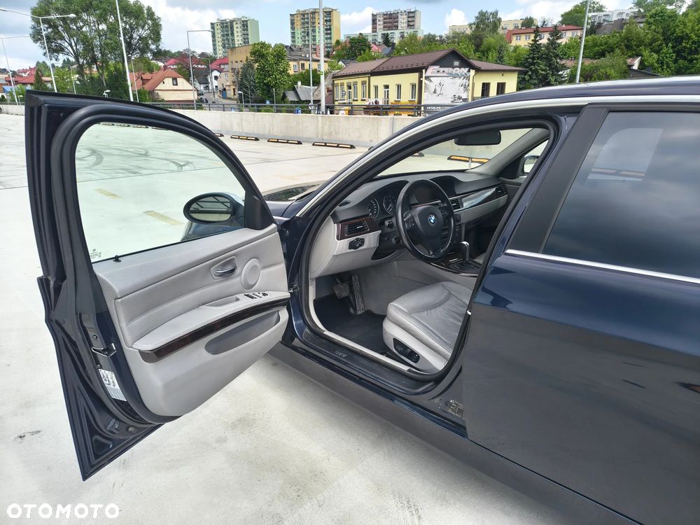 BMW Seria 3 330xi - 21