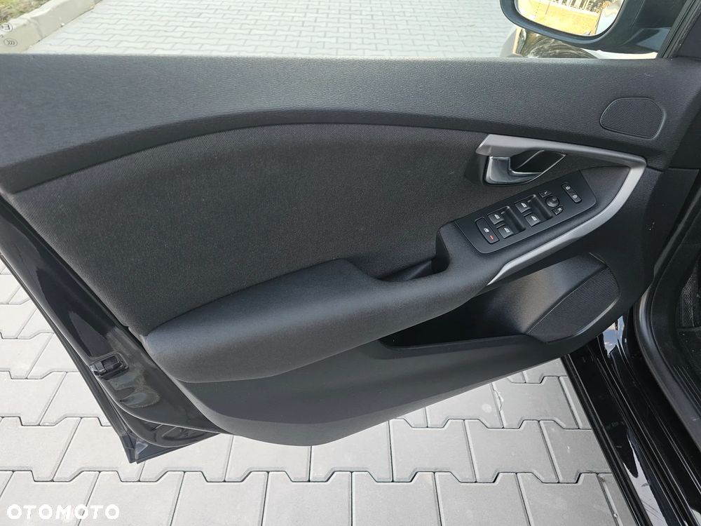 Volvo V40 D2 Kinetic - 19