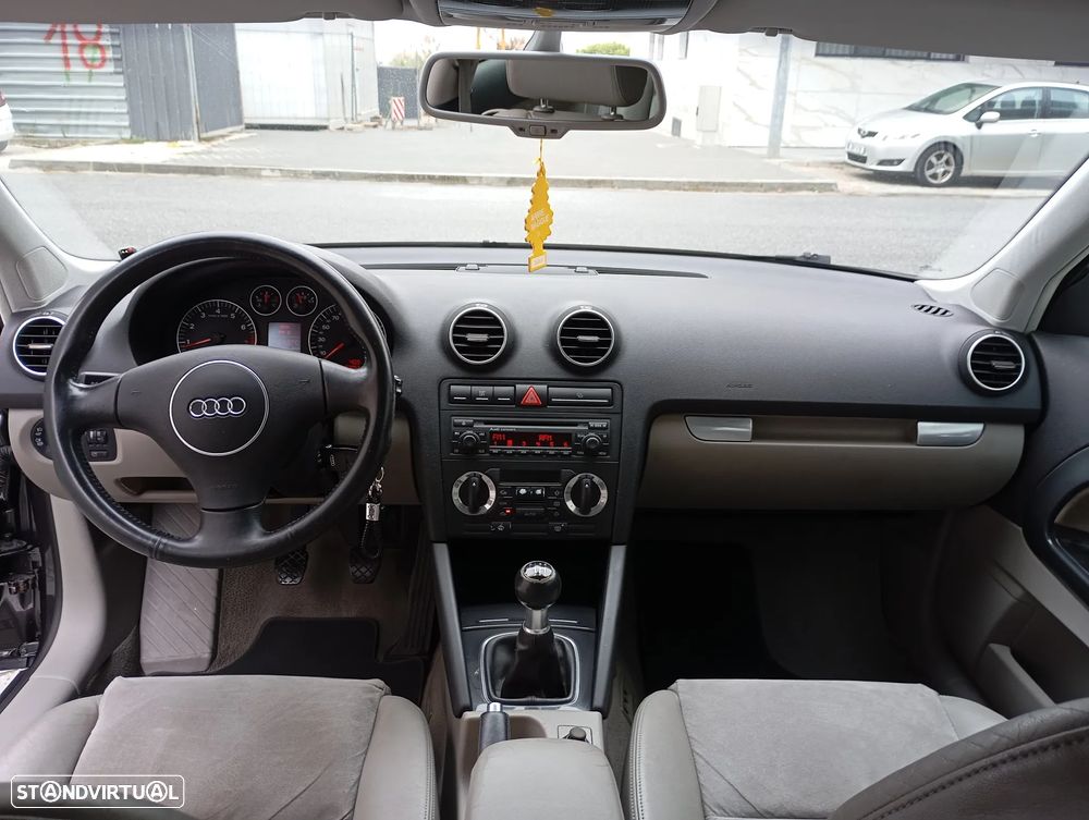 Audi A3 2.0 FSI Sport - 11