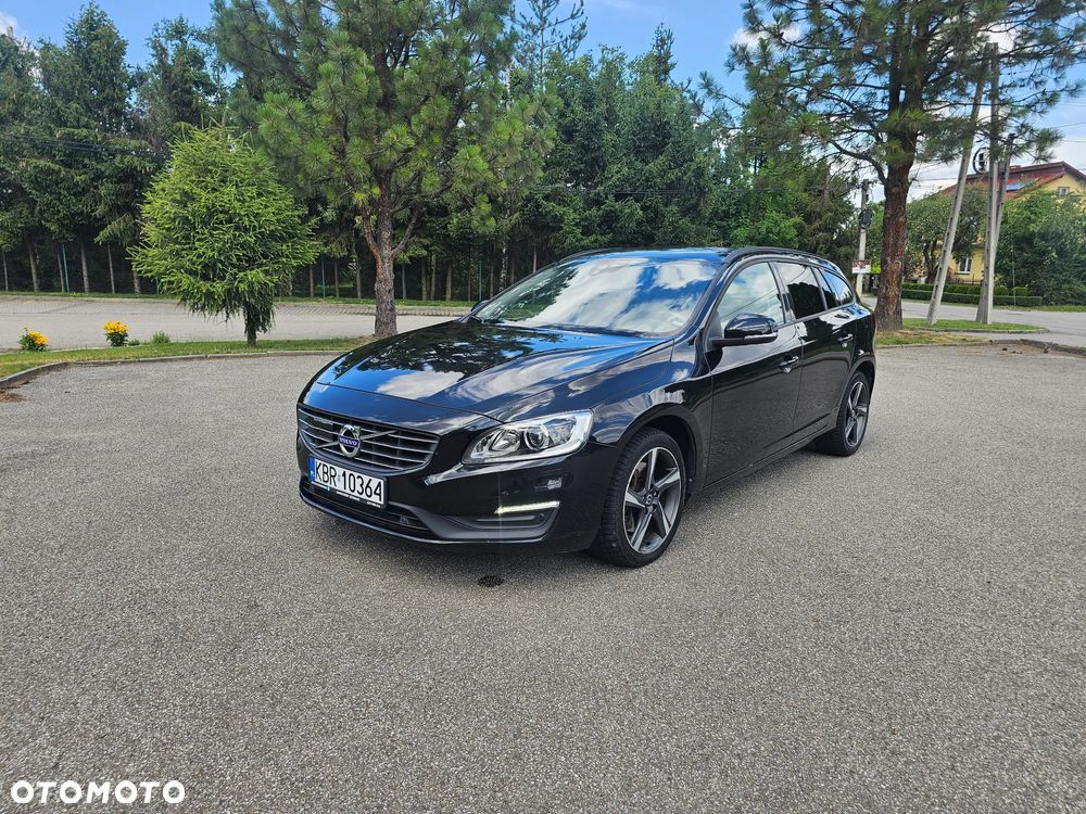 Volvo V60 D4 AWD Geartronic Momentum - 1