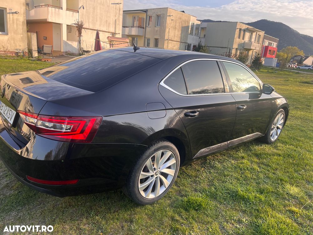 Skoda Superb 2.0 TDI DSG Style - 12