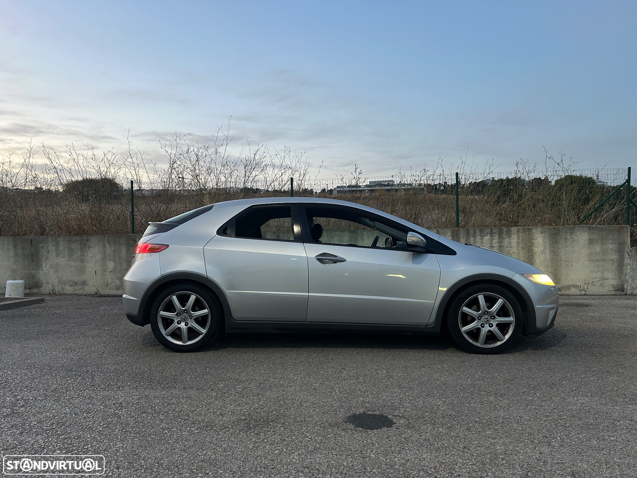 Honda Civic 1.8 Executive NAVI - 5