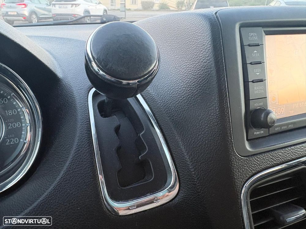 Lancia Voyager 2.8 CRD Gold - 14