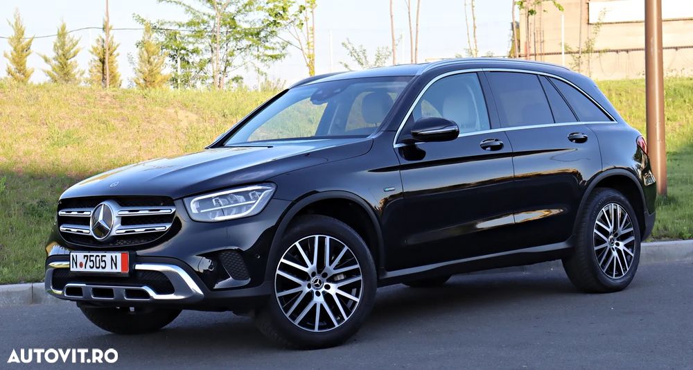 Mercedes-Benz GLC 300 e 4MATIC - 4