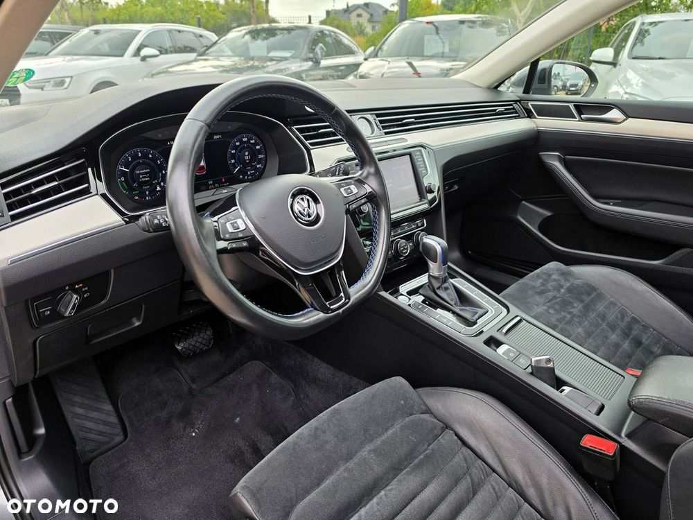 Volkswagen Passat - 30