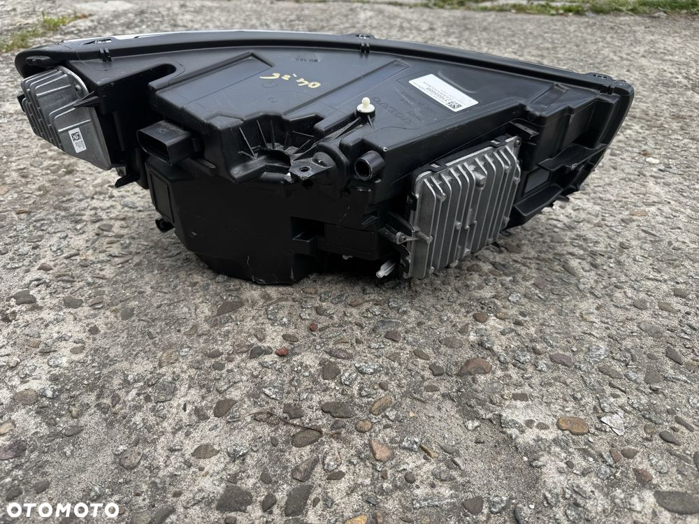 Reflektor mid led volvo xc40,c40 europa 31655,988 - 5