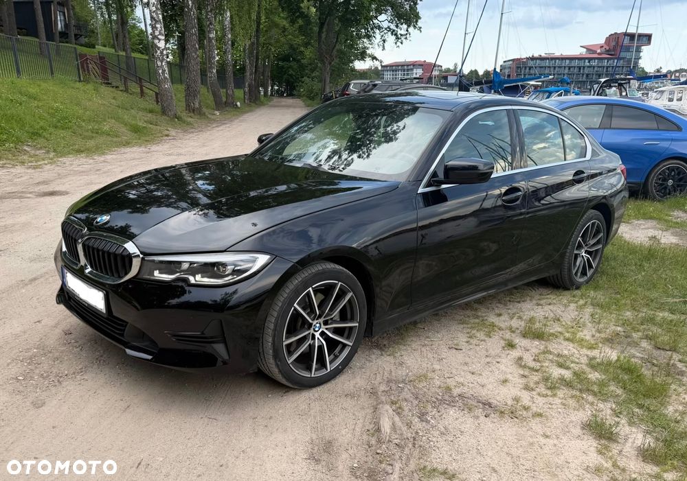 BMW Seria 3 330i xDrive M Sport - 9