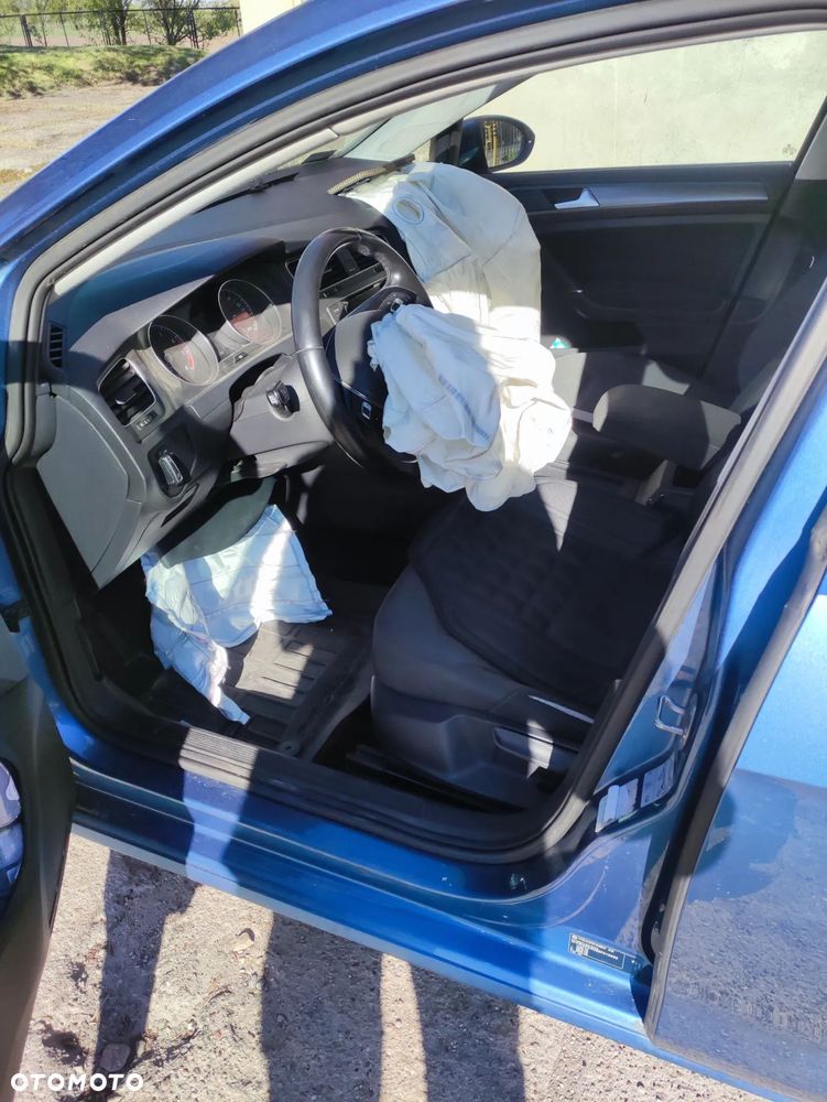 Volkswagen Golf 1.2 TSI BMT Comfortline - 3