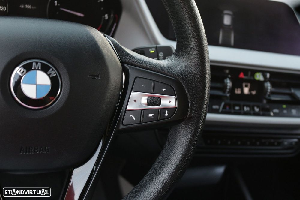 BMW 118 d Pack Desportivo M — fotografia 36