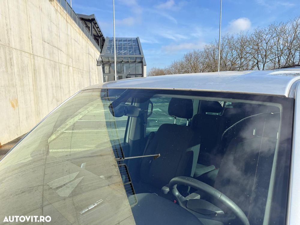 Volkswagen Caravelle - 26