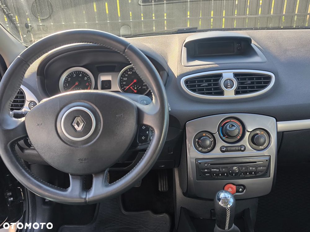 Renault Clio 1.2 16V Expression - 14