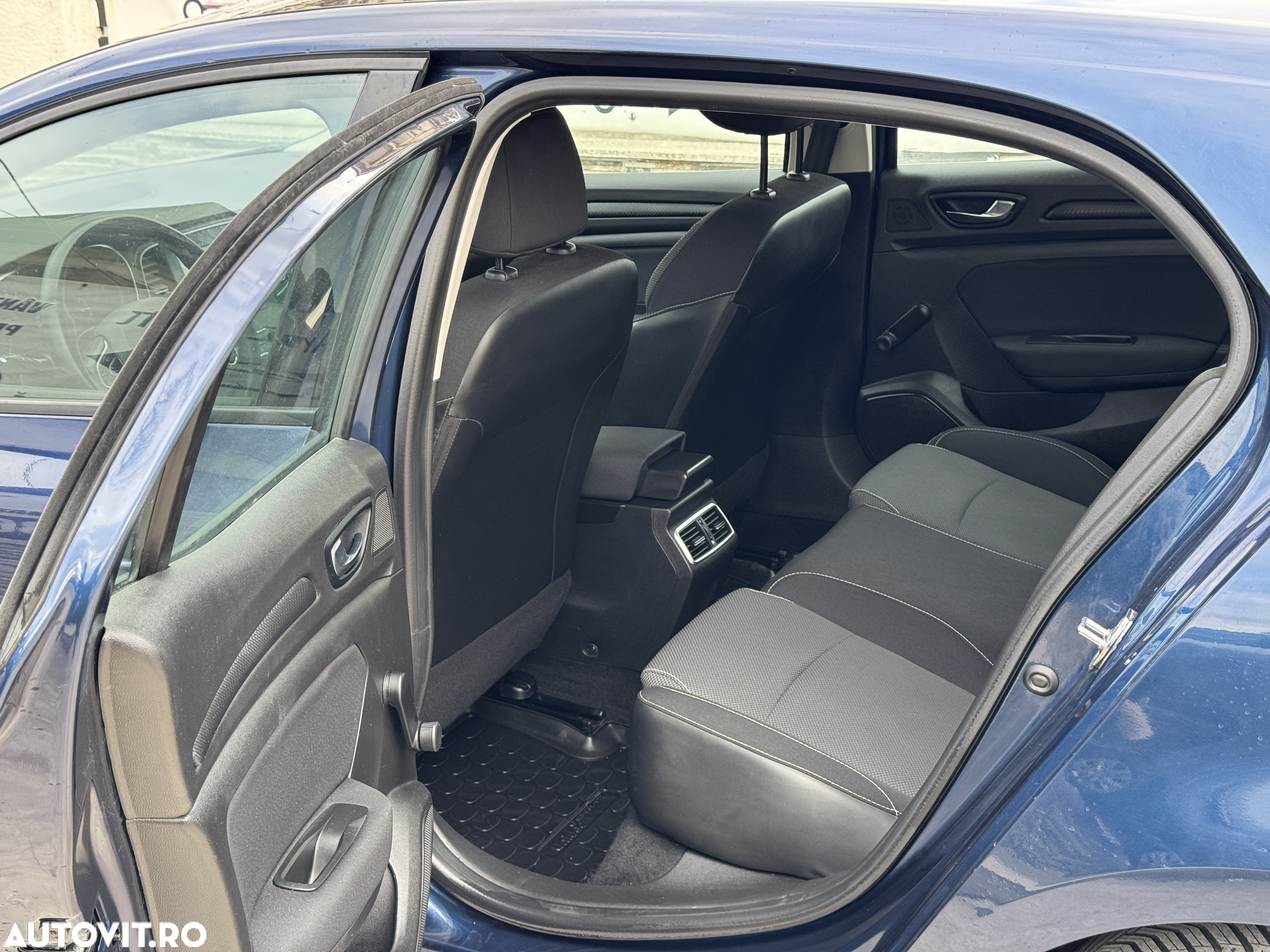 Renault Megane BLUE dCi Business - 11