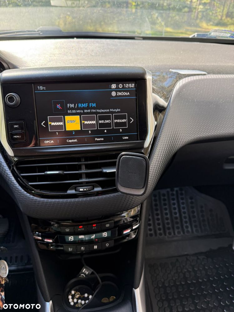 Peugeot 2008 1.2 Pure Tech GPF Active S&S - 9