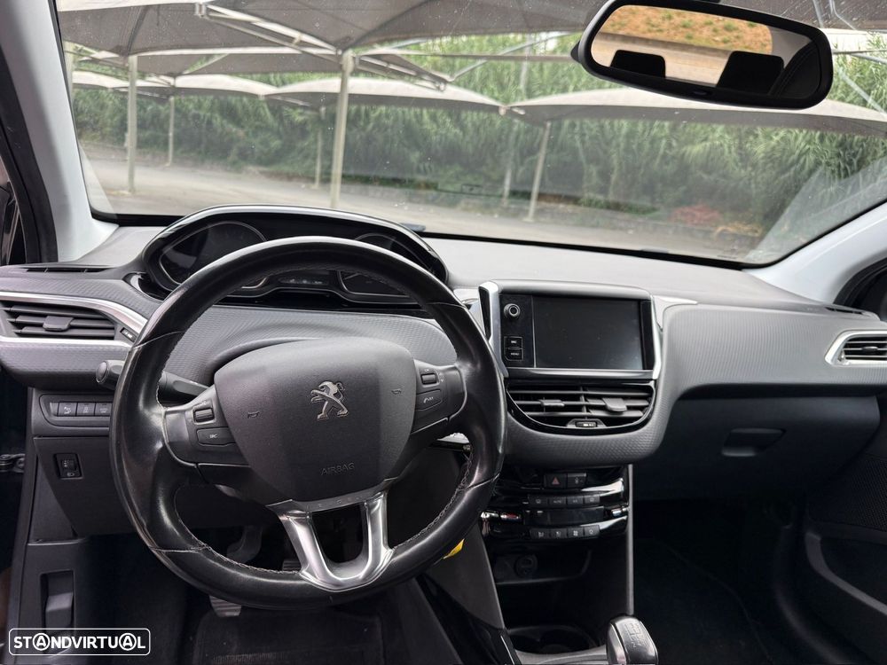 Peugeot 2008 1.2 PureTech Allure - 9