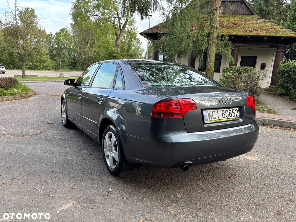 Audi A4 Limousine - 4