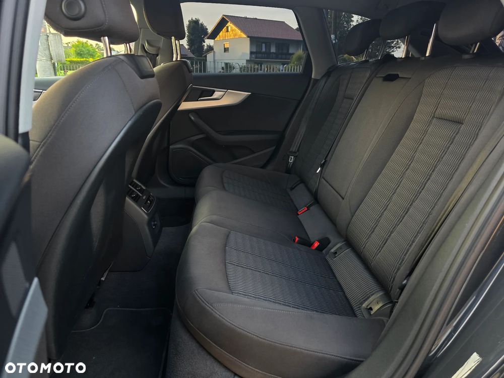 Audi A4 Avant 40 TFSI S tronic design - 19