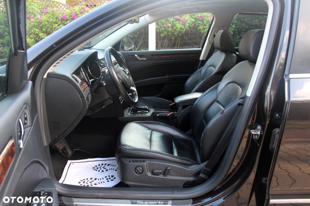 Skoda Superb 2.0 TDI DSG L&K - 27