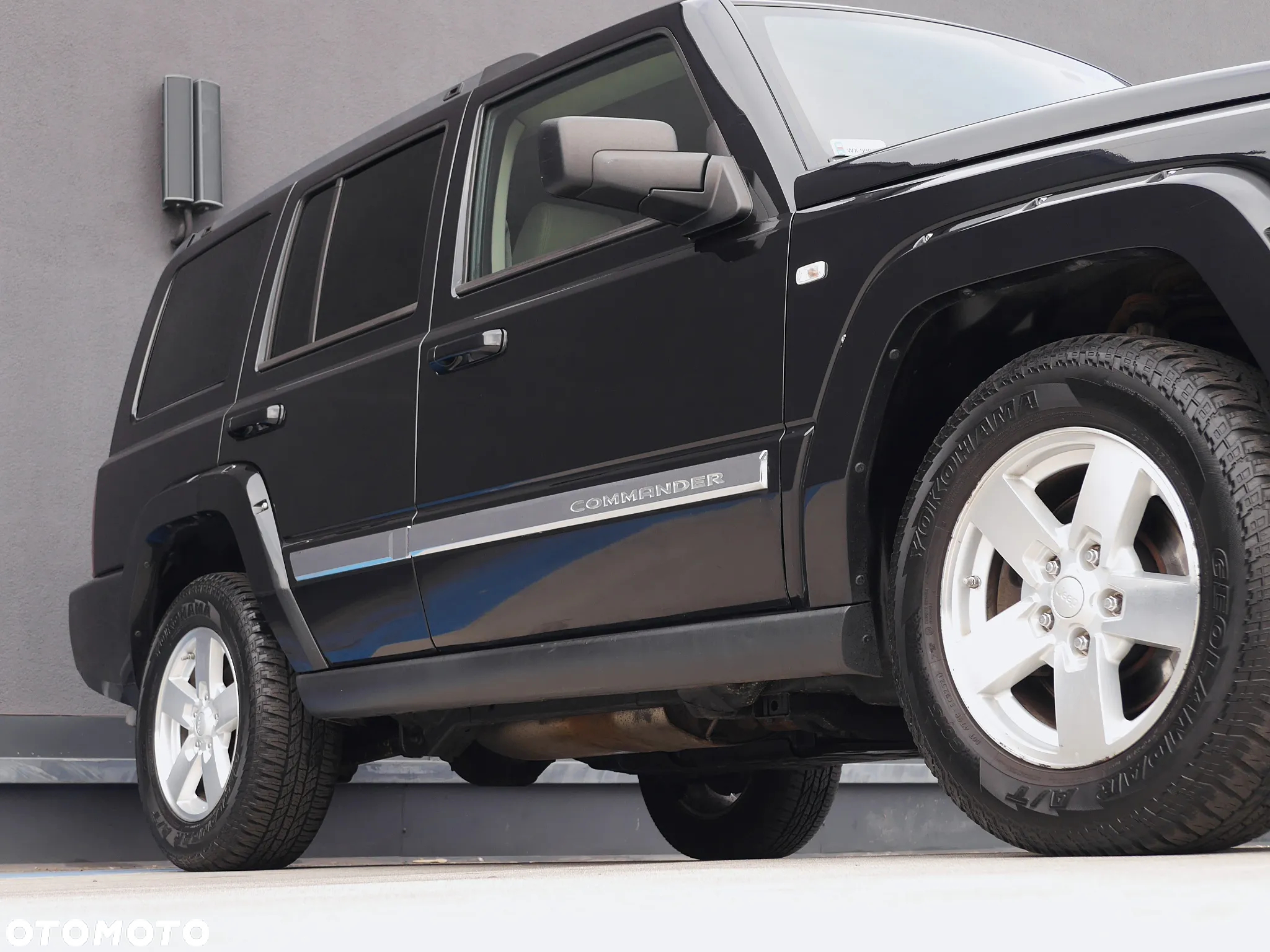 Jeep Commander 3.0 CRD Limited - 33