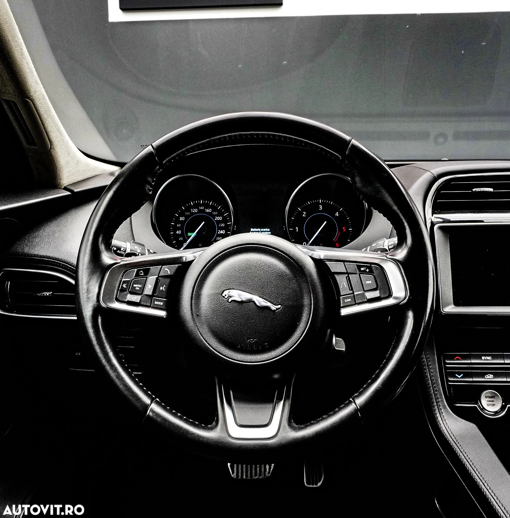 Jaguar F-Pace 20d AWD Chequered Flag - 18