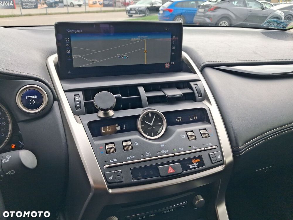 Lexus NX 300h Business Edition AWD - 26