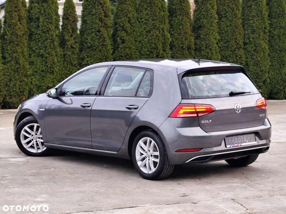 Volkswagen Golf - 26
