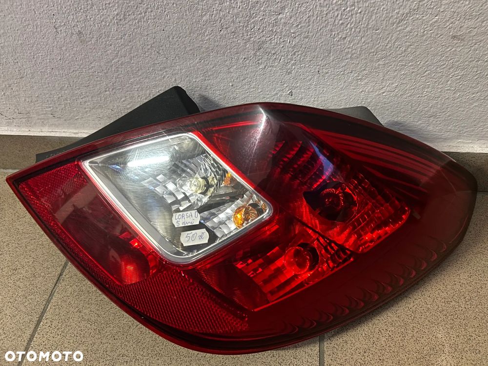 LAMPA PRAWY TYŁ  OPEL CORSA D 13269051 - 4