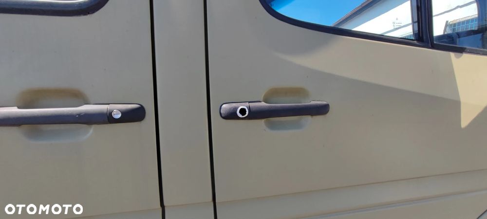 Mercedes-Benz Sprinter - 9