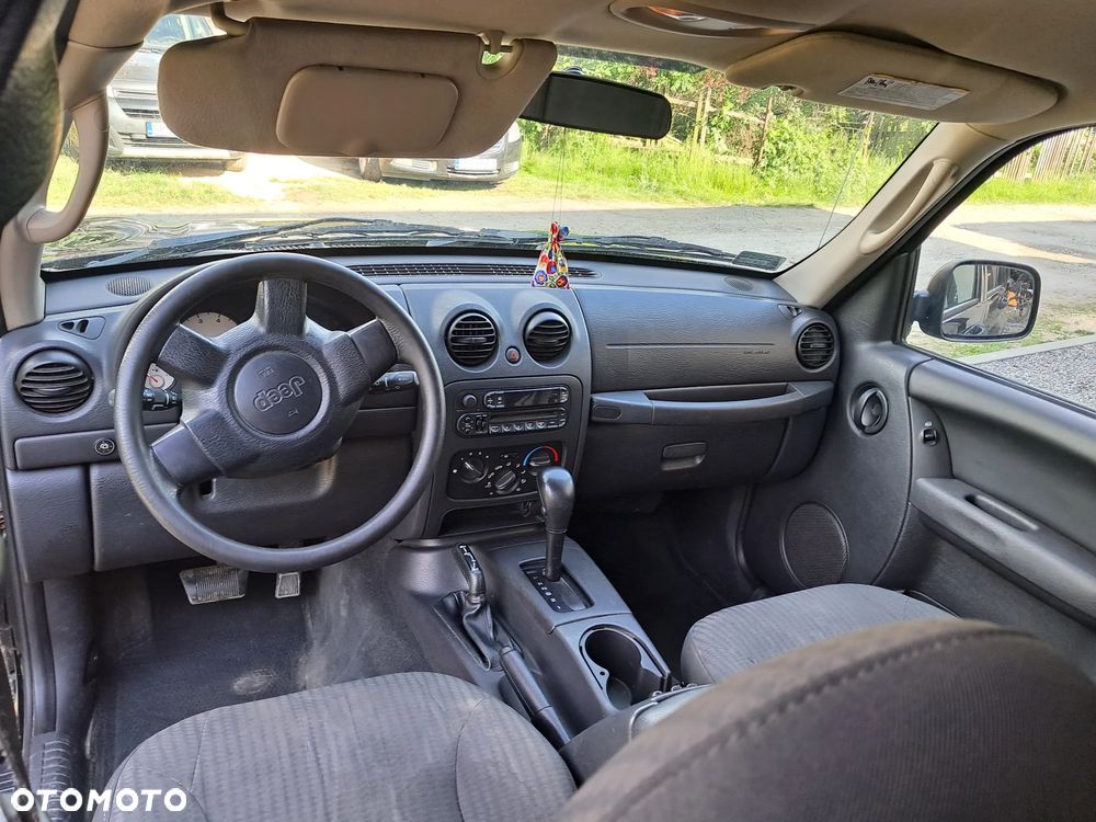 Jeep Liberty - 6