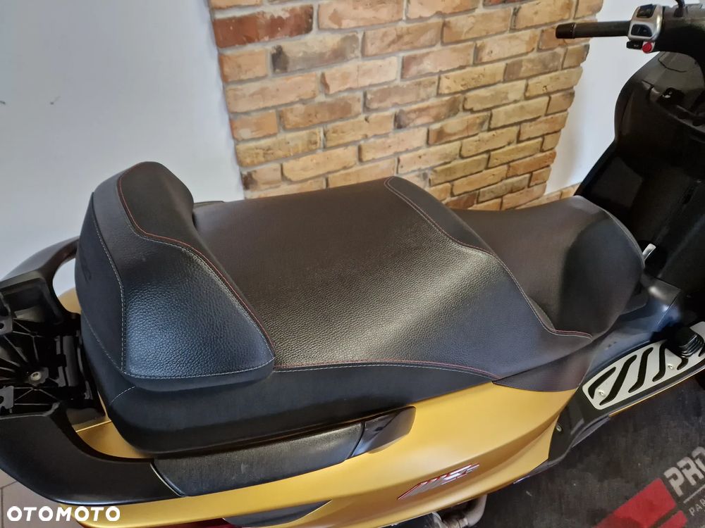Piaggio MP-3 - 32