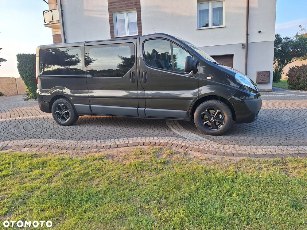 Renault Trafic FAP Grand Passenger Black Edition - 2