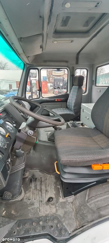 Mercedes-Benz 1827 - 9