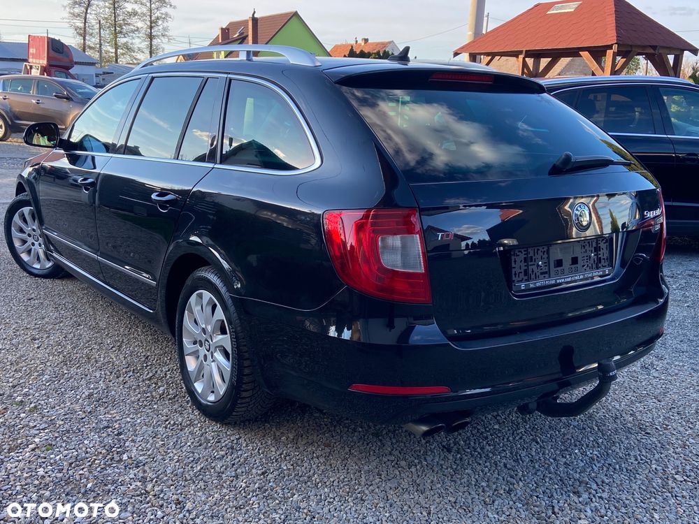 Skoda Superb 2.0 TDI DSG Exclusive - 2