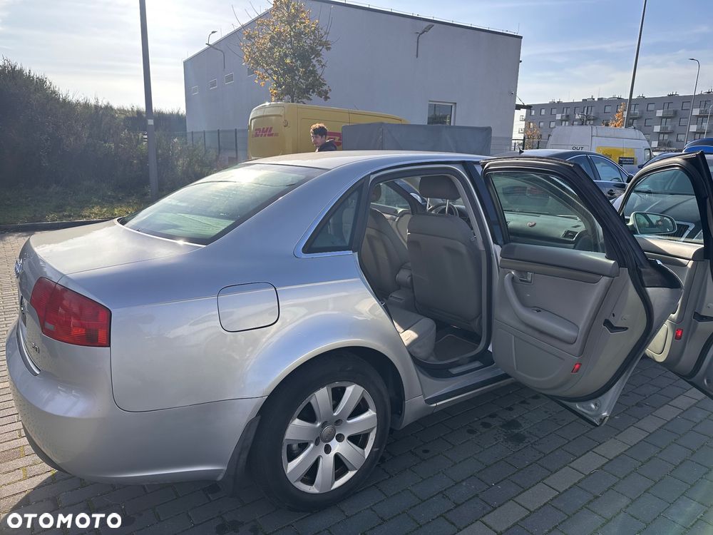 Audi A4 Limousine - 15