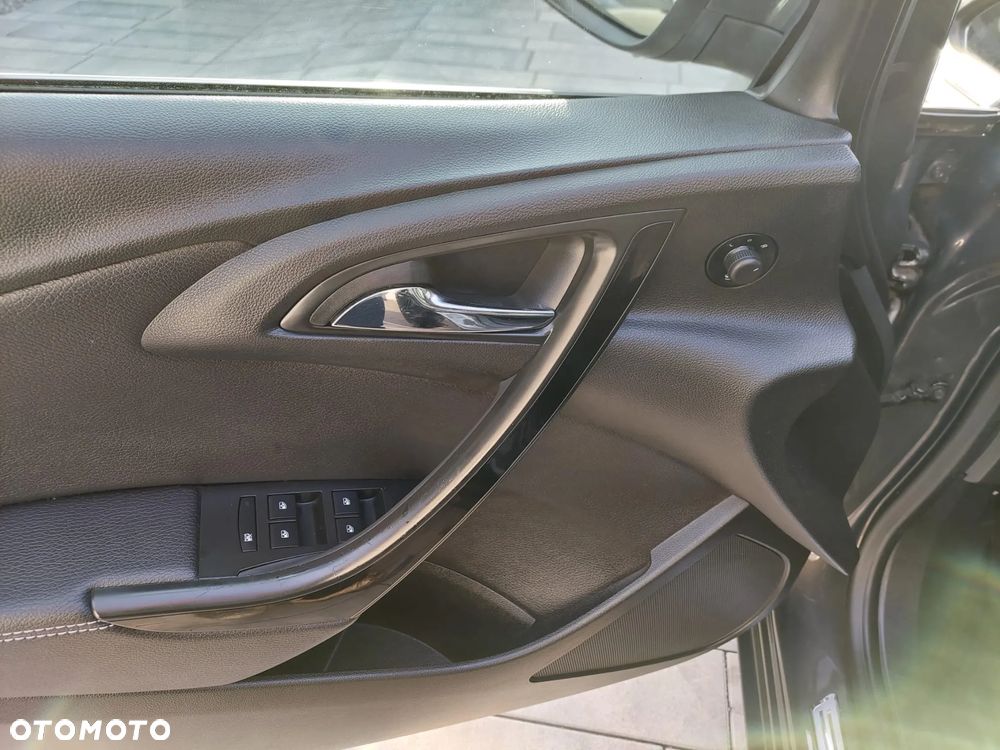 Opel Astra 1.4 Turbo Exklusiv - 23