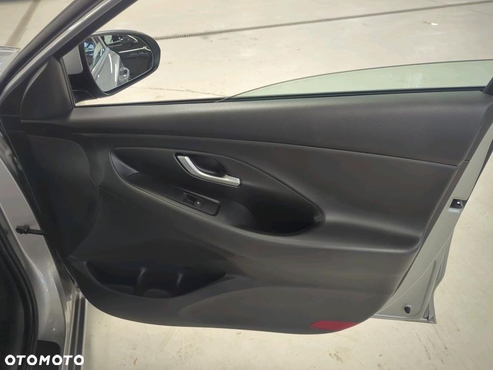 Hyundai i30 1.5 DPI Classic + - 19