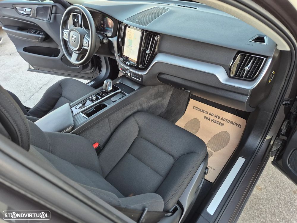 Volvo XC 60 2.0 B4 Momentum Plus - 30