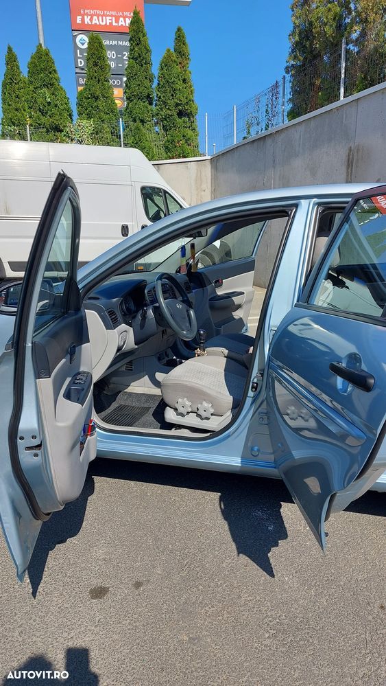 Hyundai Accent 1.4 GL - 8