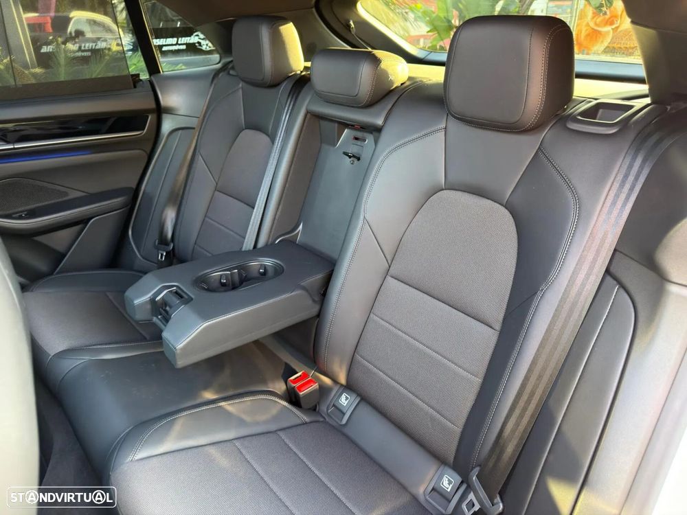 Porsche Macan Electric 4 - 29