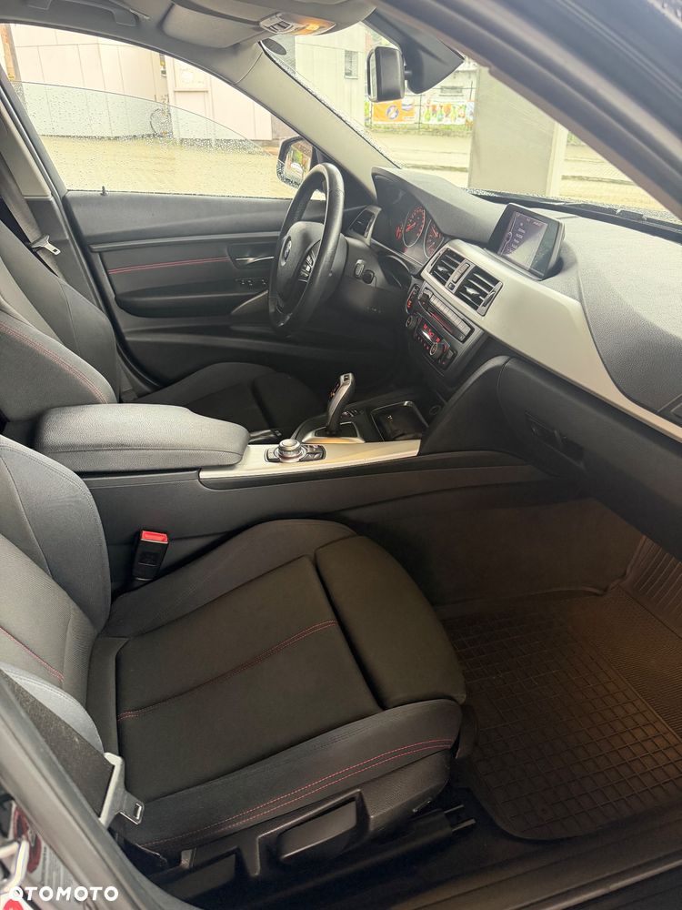 BMW Seria 3 320d Sport-Aut Sport Line - 7