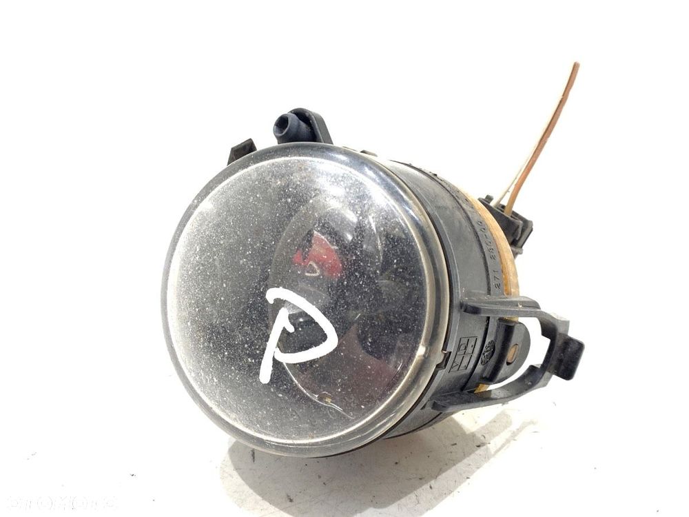 HALOGEN PRAWY PRZÓD  VW GOLF V (1K1) 2003 - 2010 1.6 75 kW [102 KM] benzyna 2004 - 2008 - 1