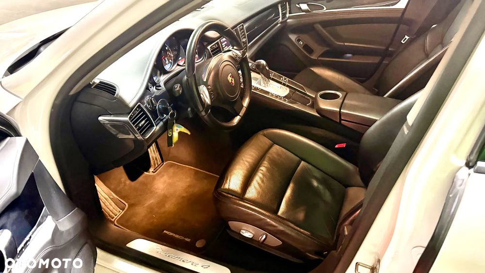 Porsche Panamera 4 PDK Platinum Edition - 8