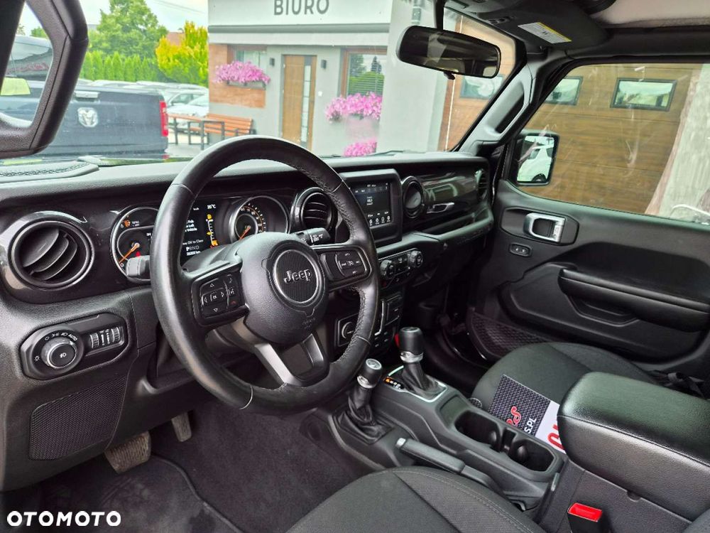 Jeep Wrangler - 14