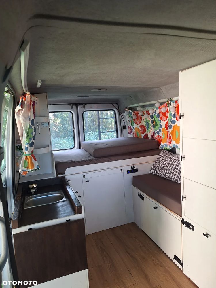 Mercedes-Benz Sprinter - 8