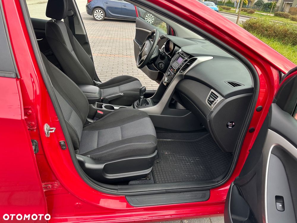 Hyundai i30 1.4 Classic + - 17